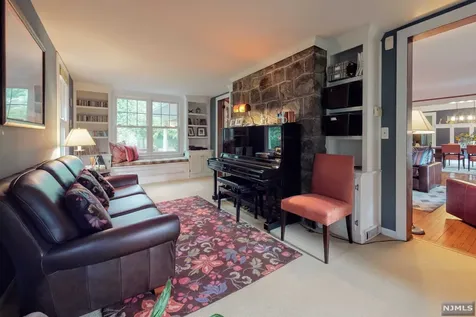 445 Colonial Road Ridgewood NJ 07450