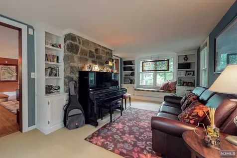 445 Colonial Road Ridgewood NJ 07450
