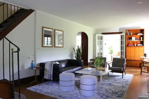 77 Sherwood Road Ridgewood NJ 07450