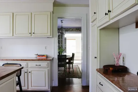 77 Sherwood Road Ridgewood NJ 07450