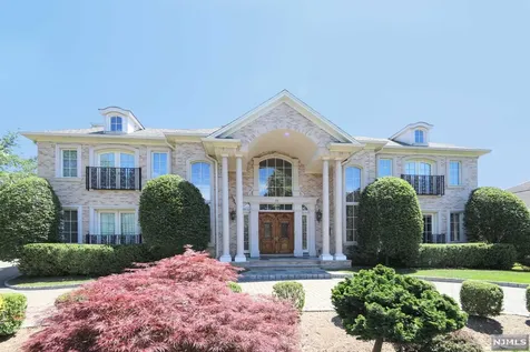 45 Lynn Drive Englewood Cliffs NJ 07632