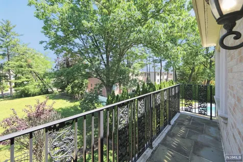 45 Lynn Drive Englewood Cliffs NJ 07632