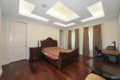45 Lynn Drive Englewood Cliffs NJ 07632