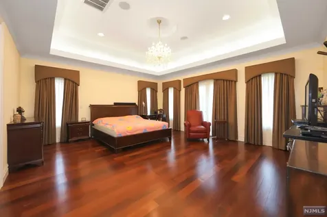 45 Lynn Drive Englewood Cliffs NJ 07632