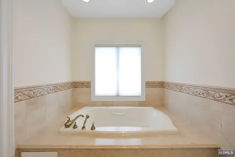 45 Lynn Drive Englewood Cliffs NJ 07632