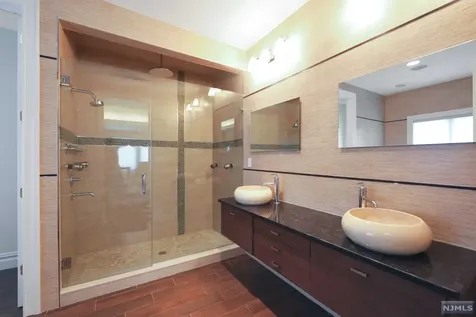 45 Lynn Drive Englewood Cliffs NJ 07632