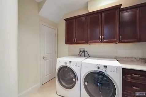45 Lynn Drive Englewood Cliffs NJ 07632