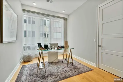 9 Somerset Lane Edgewater NJ 07020