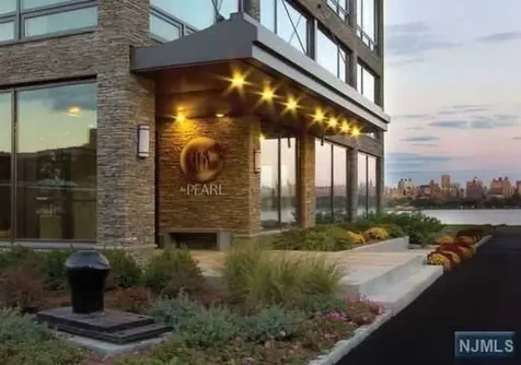 9 Somerset Lane Edgewater NJ 07020