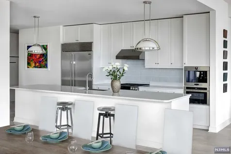 9 Somerset Lane Edgewater NJ 07020