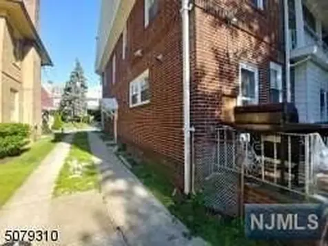 474-476 Ridge Street Newark NJ 07104