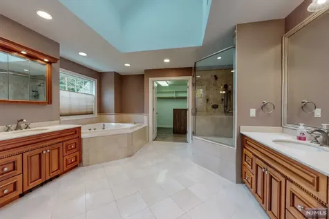6 Rising Ridge Road Upper Saddle River NJ 07458