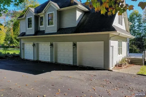 6 Rising Ridge Road Upper Saddle River NJ 07458