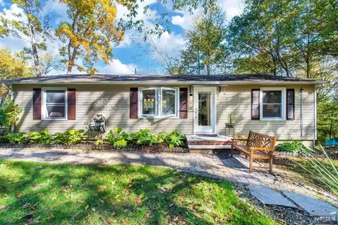 36 Darmstatter Road Ringwood NJ 07456