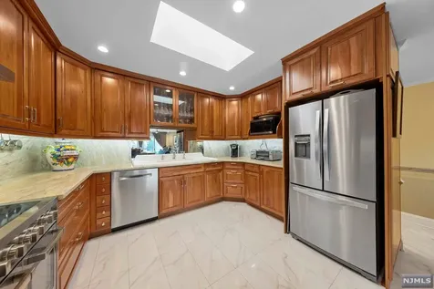 300 Gorge Road Cliffside Park NJ 07010