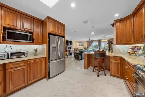 300 Gorge Road Cliffside Park NJ 07010