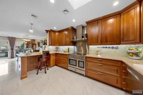300 Gorge Road Cliffside Park NJ 07010