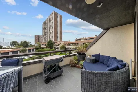 300 Gorge Road Cliffside Park NJ 07010