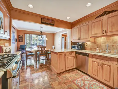 21 Parsons Court Mahwah NJ 07430