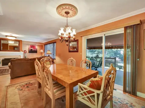 21 Parsons Court Mahwah NJ 07430