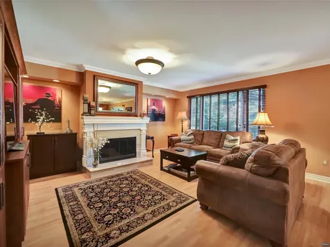 21 Parsons Court Mahwah NJ 07430