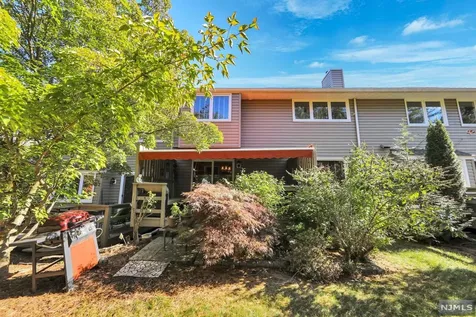 21 Parsons Court Mahwah NJ 07430