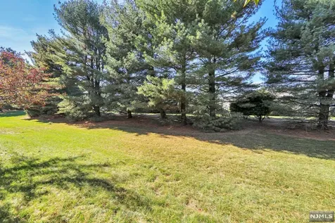 21 Parsons Court Mahwah NJ 07430