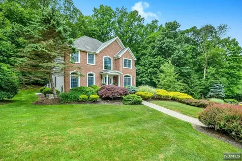 21 Coventry Way Ringwood NJ 07456