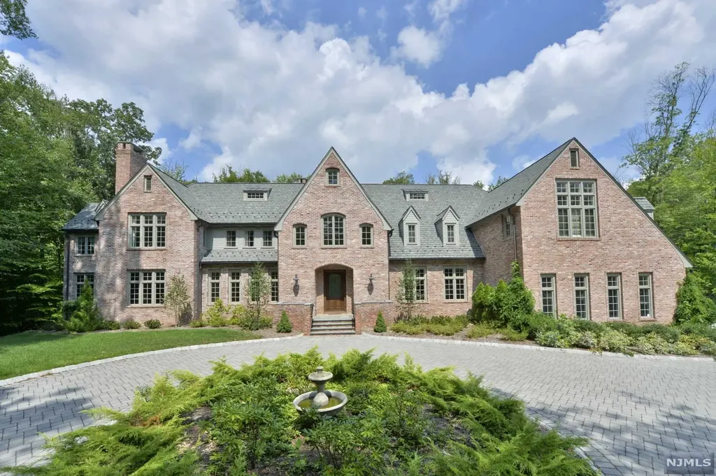 70 Twin Brooks Road Saddle River NJ 07458