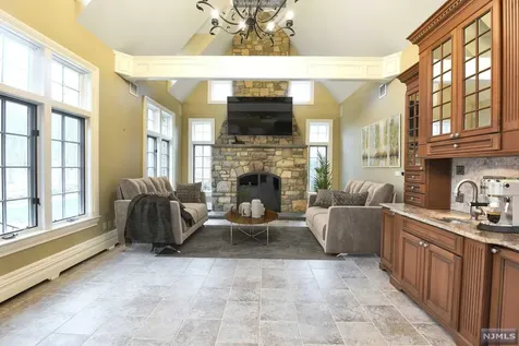 70 Twin Brooks Road Saddle River NJ 07458