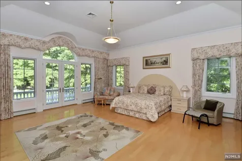 11 Alford Drive Saddle River NJ 07458