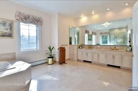 11 Alford Drive Saddle River NJ 07458