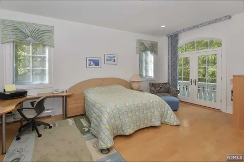 11 Alford Drive Saddle River NJ 07458