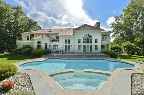 11 Alford Drive Saddle River NJ 07458