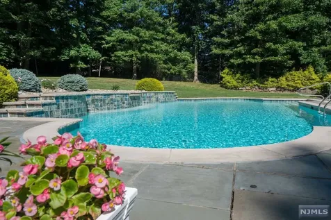 11 Alford Drive Saddle River NJ 07458