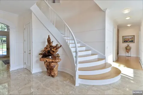 11 Alford Drive Saddle River NJ 07458