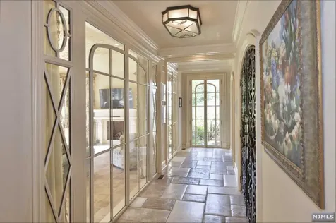 8 Trailside Place Saddle River NJ 07458