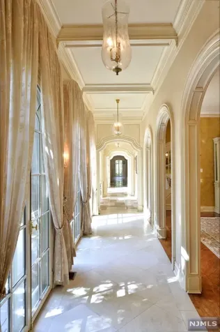 8 Trailside Place Saddle River NJ 07458