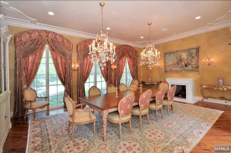 8 Trailside Place Saddle River NJ 07458