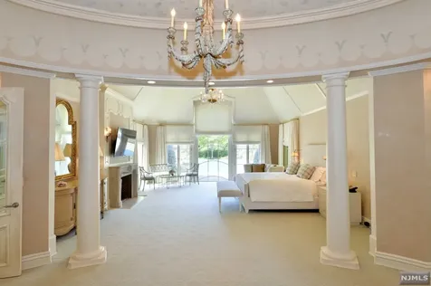 8 Trailside Place Saddle River NJ 07458