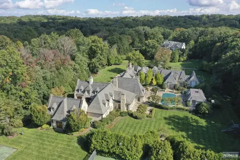 8 Trailside Place Saddle River NJ 07458