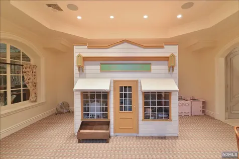 8 Trailside Place Saddle River NJ 07458