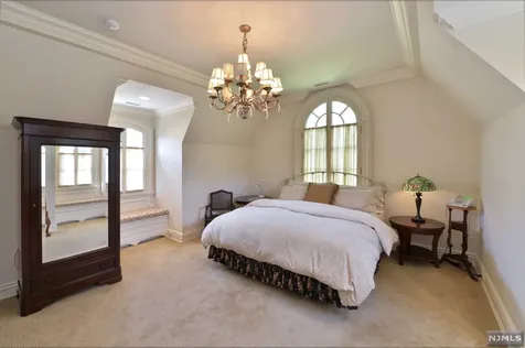 8 Trailside Place Saddle River NJ 07458