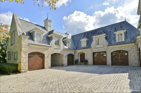 8 Trailside Place Saddle River NJ 07458