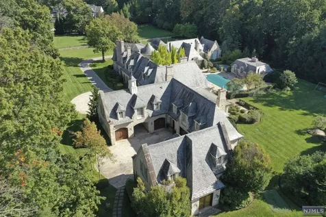 8 Trailside Place Saddle River NJ 07458