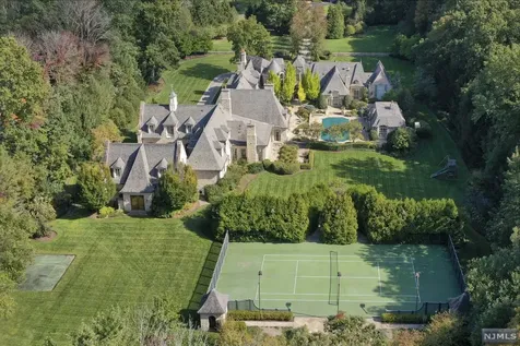 8 Trailside Place Saddle River NJ 07458