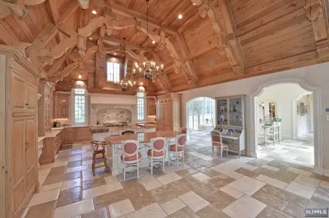 8 Trailside Place Saddle River NJ 07458