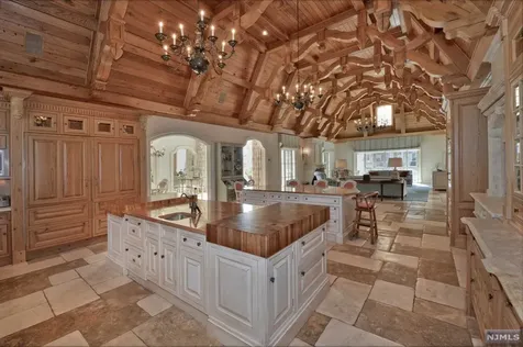 8 Trailside Place Saddle River NJ 07458