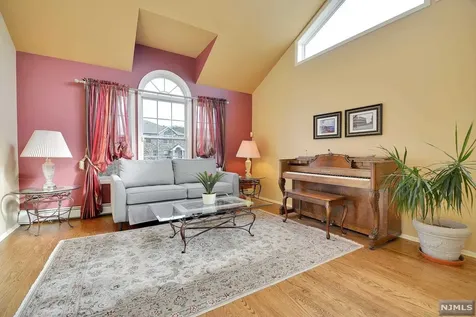 31 Elinora Drive Wanaque NJ 07465
