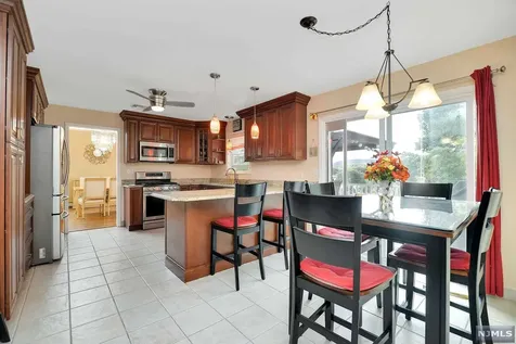 31 Elinora Drive Wanaque NJ 07465